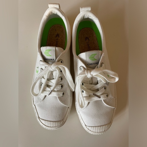 Cariuma Shoes - Cariuma OCA LOW, off-white canvas, size 7